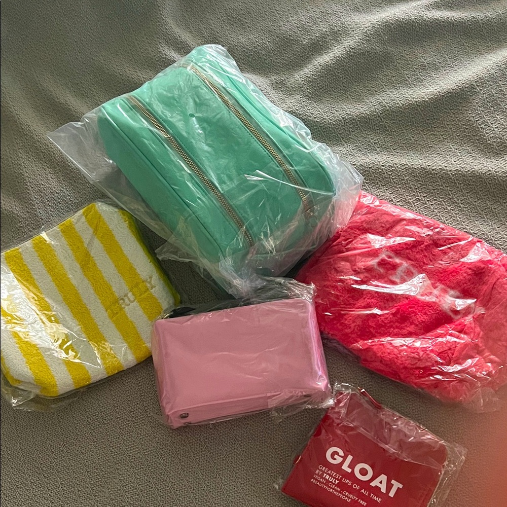 NWT~5 TRULY BEAUTY Bags🩷💛💚🩵💙💜